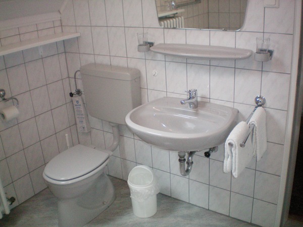 badkamer pension melcher trittenheim