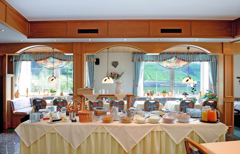 Ontbijtbuffet hotel Moselstrand