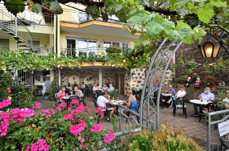 Briedern hotel Moselstrand terras