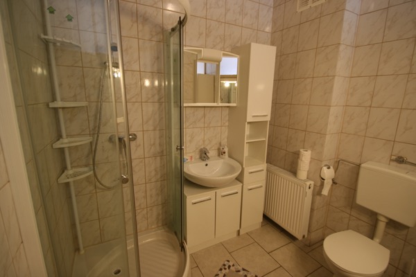 1 van de badkamers in de vakantiewoning