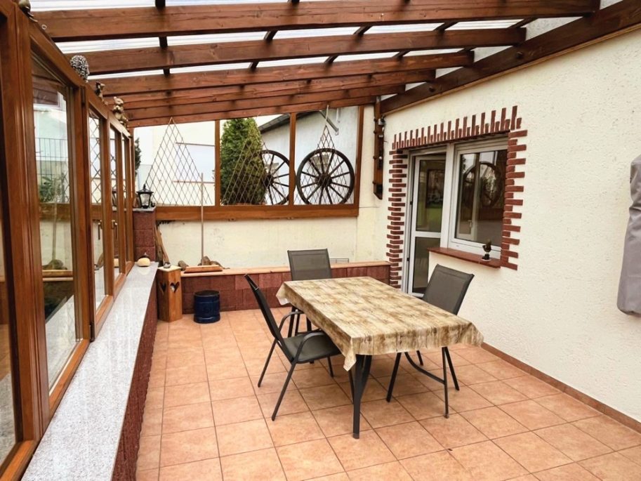 Ferienhaus Movika overdekt terras